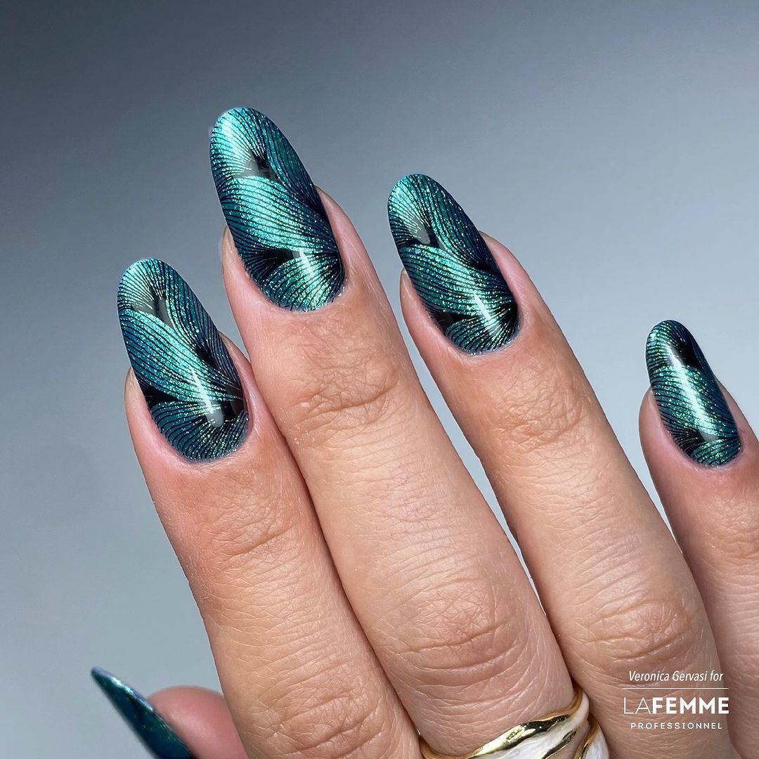 Manicura azul diseño uñas semipermanente
