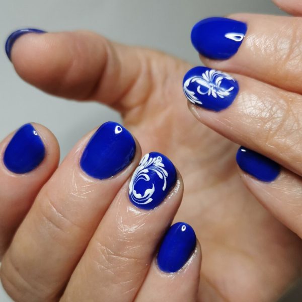 uñas azul eléctrico h302