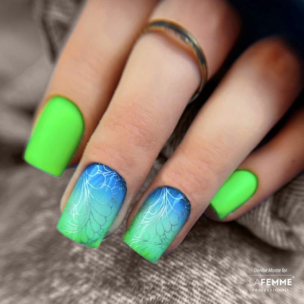 diseño uñas verde azul