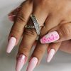 uñas rosa barbie