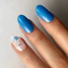 manicura azul purpurina