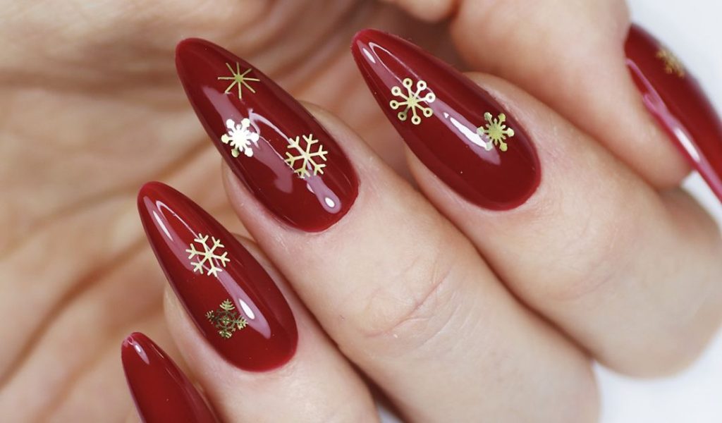 17 Ideas de Diseños Navideños para Uñas