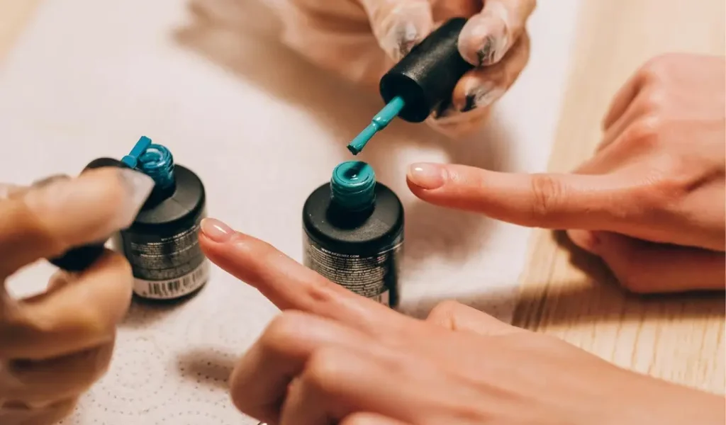 Regulaciones Cosméticas en Esmaltes Semipermanentes: Todo sobre el TPO y la Normativa Europea